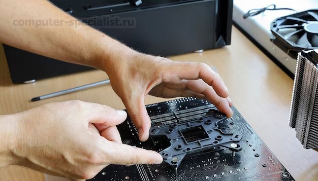 Цена на замену материнской платы на компьютере